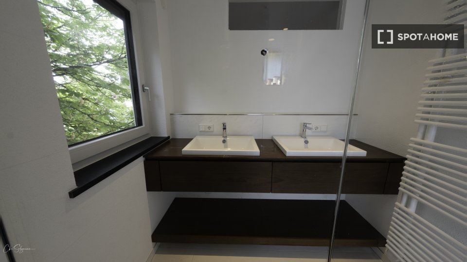 Apartment Munich, 4 beds, 145m² — photo 11