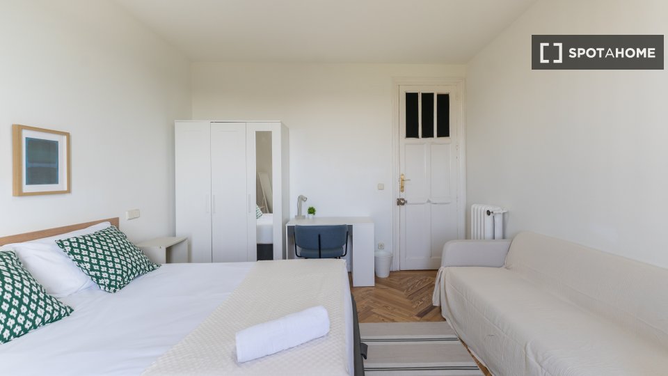 Double room Madrid, 8 beds — photo 21