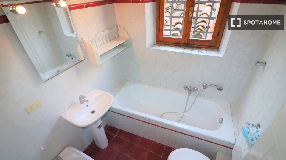 Double room Florence, 6 beds, 200m² — photo 2