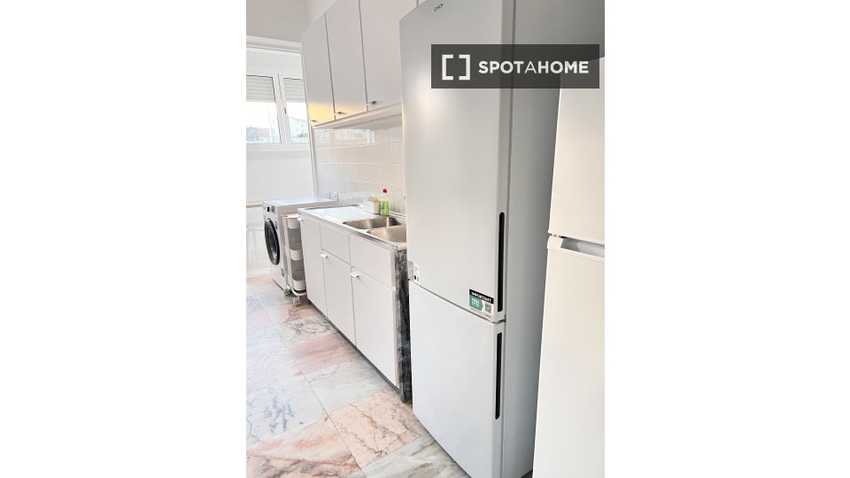 Double room Lisbon, 6 beds — photo 19