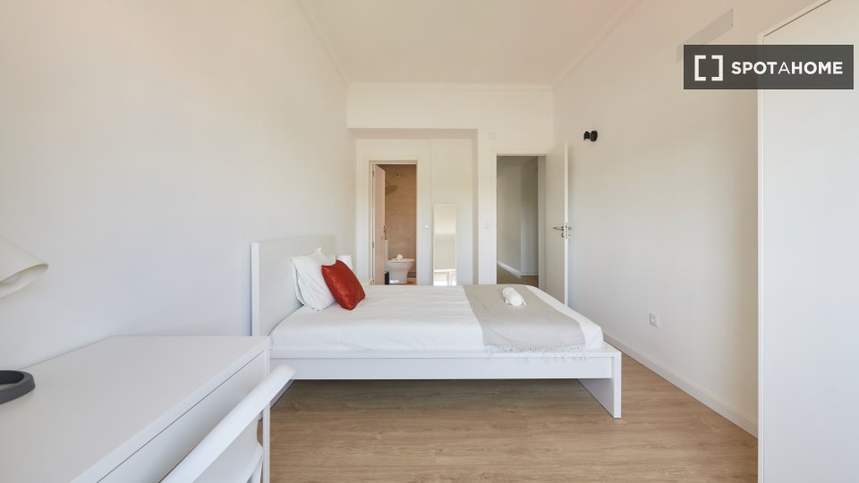 Double room Lisbon, 7 beds — photo 11