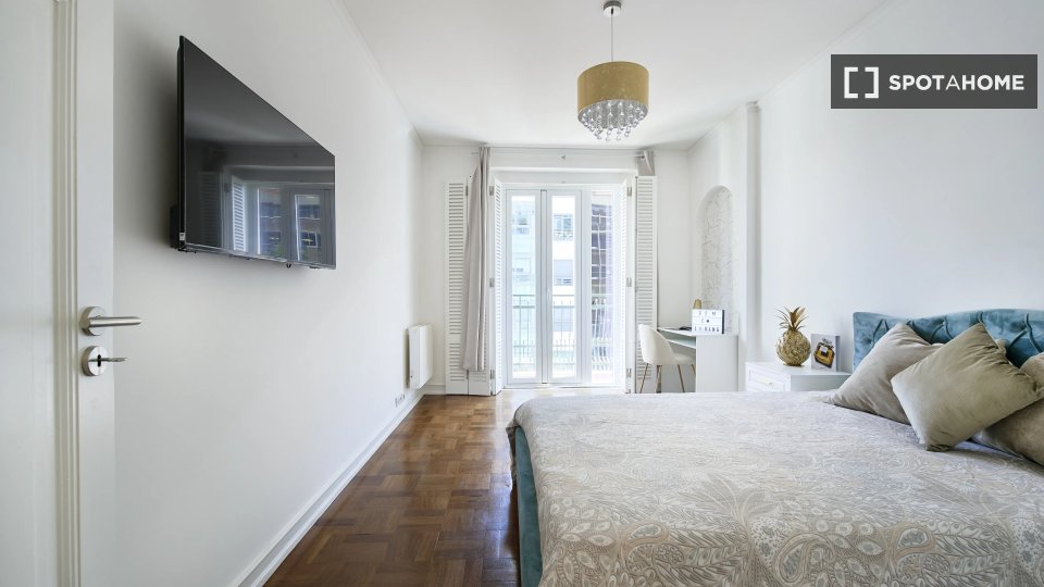 Double room Lisbon, 7 beds — photo 12