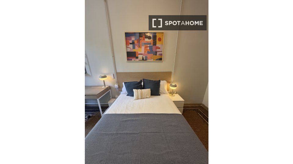 Double room Barcelona, 7 beds, 180m² — photo 1