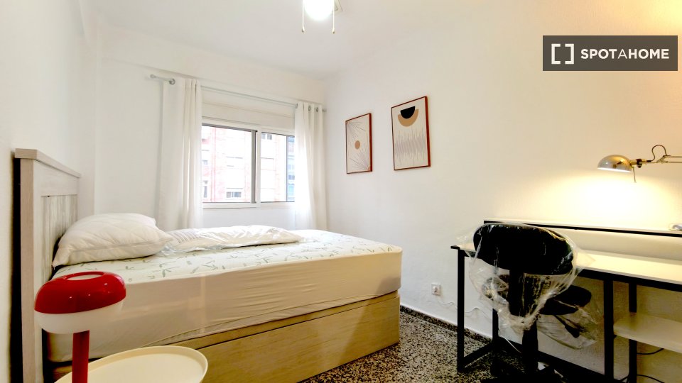Double room Malaga, 3 beds, 79m² — photo 16
