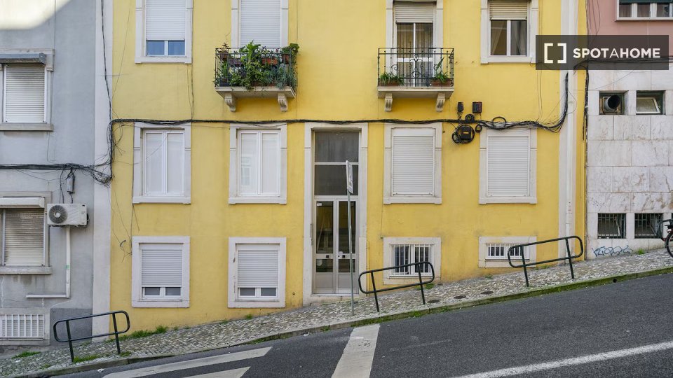 Double room Lisbon, 6 beds — photo 18
