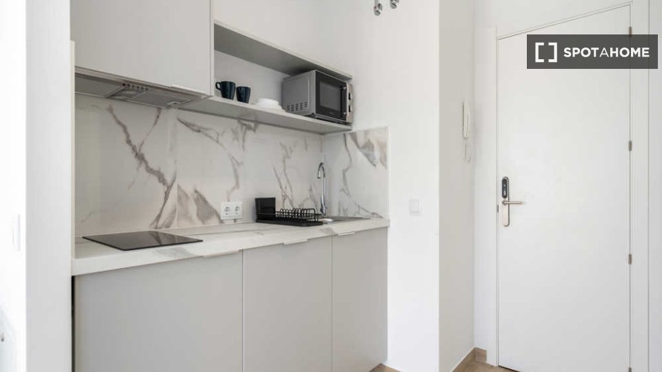 Double room Madrid, 12 beds — photo 3
