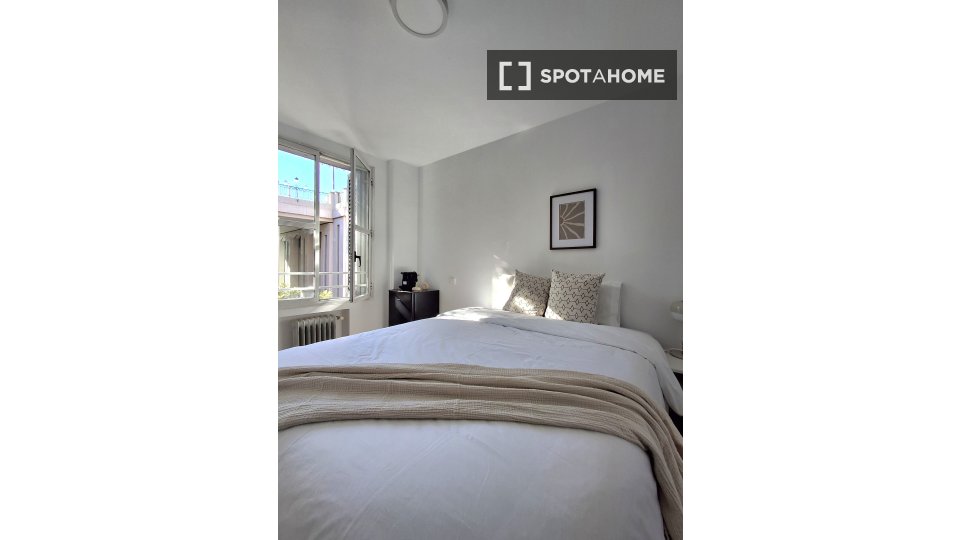 Double room Madrid, 6 beds — photo 12