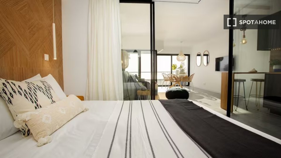 Apartment Lisbon, 1 bed — photo 17