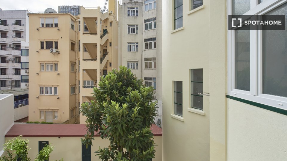 Double room Lisbon, 9 beds — photo 24
