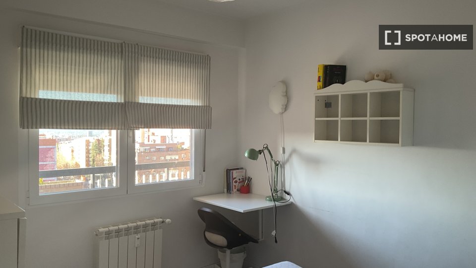Double room Madrid, 5 beds, 130m² — photo 13