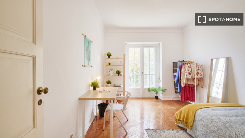 Double room Lisbon, 8 beds — photo 14