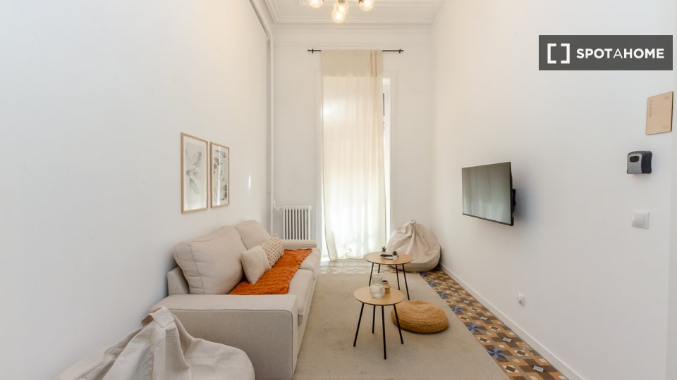 Double room Barcelona, 10 beds, 252m² — photo 14