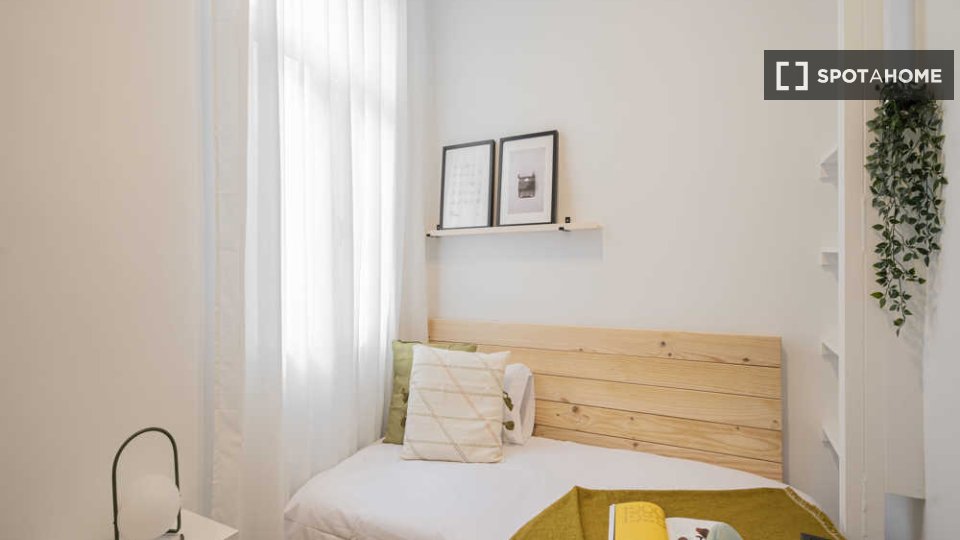 Double room Madrid, 6 beds — photo 39