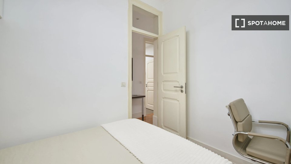 Double room Lisbon, 6 beds — photo 3