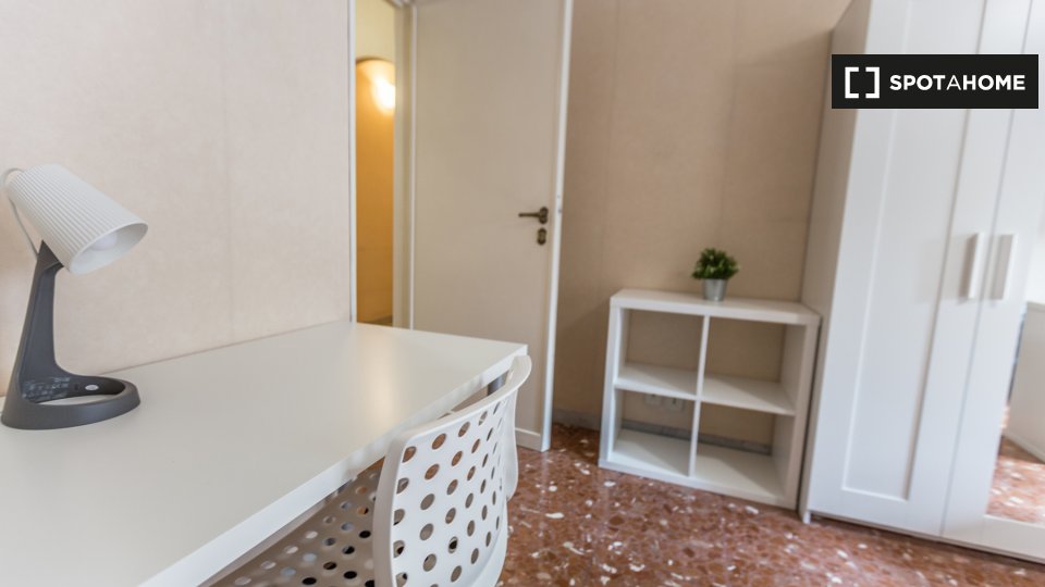 Double room Rome, 4 beds — photo 17