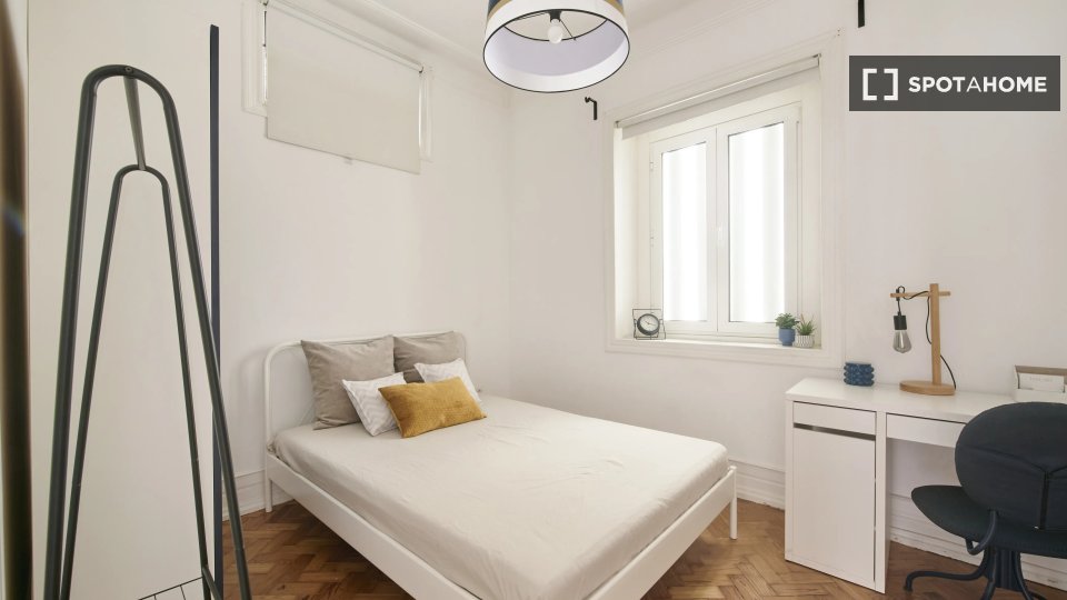 Double room Lisbon, 9 beds — photo 10