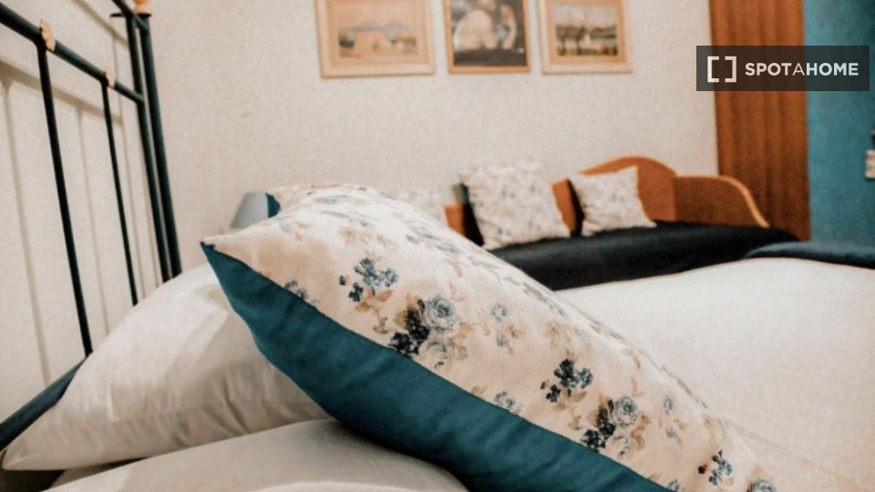 Double room Naples, 2 beds — photo 13