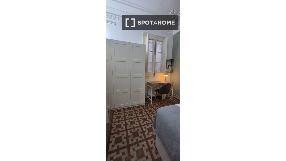 Double room Barcelona, 10 beds, 210m² — photo 11