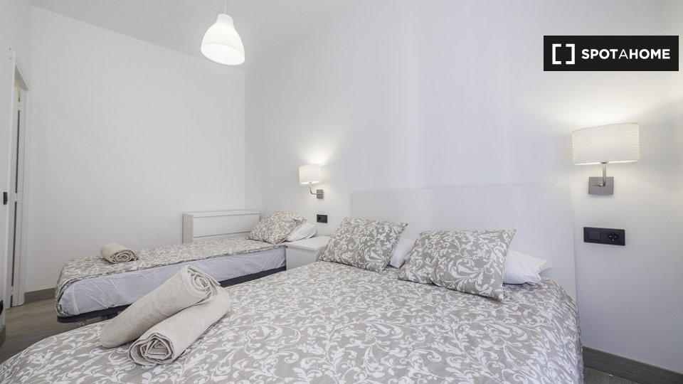 Double room Barcelona, 4 beds — photo 10