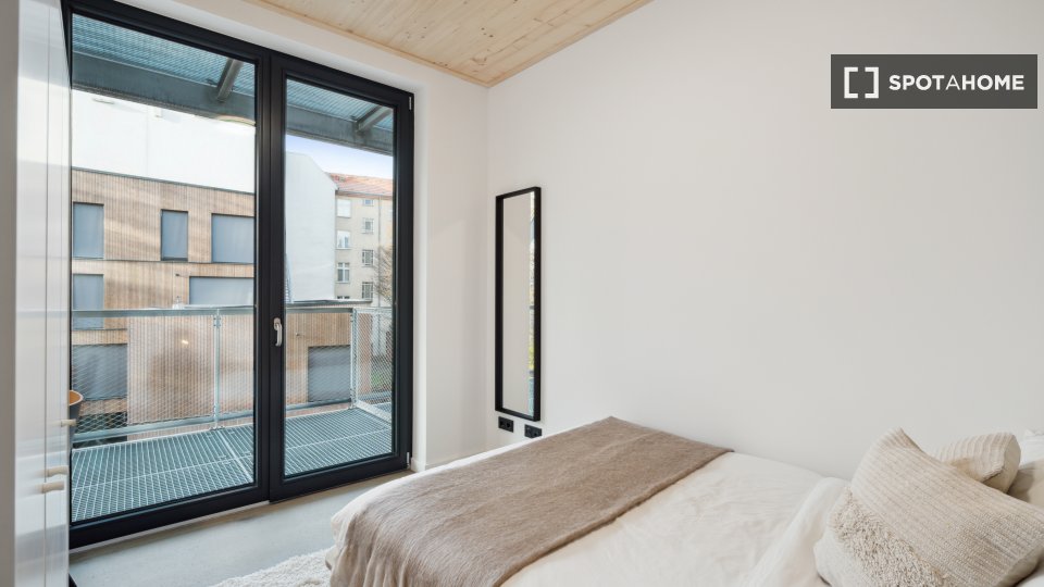 Double room Berlin, 4 beds, 79m² — photo 20