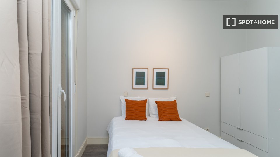 Double room Madrid, 5 beds — photo 5