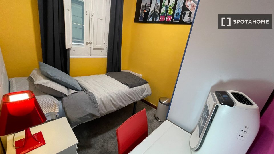 Double room Madrid, 6 beds, 300m² — photo 23