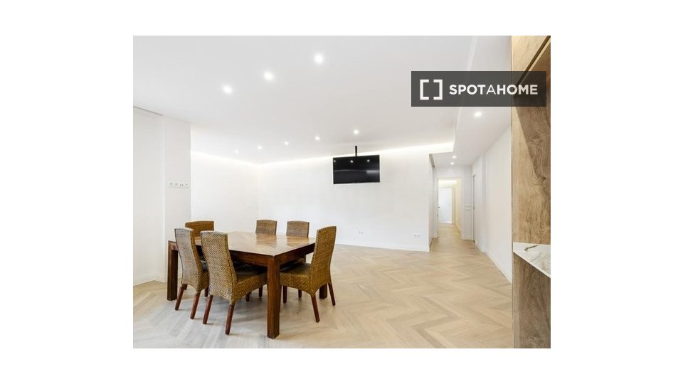 Apartment Madrid, 4 beds, 130m² — photo 19