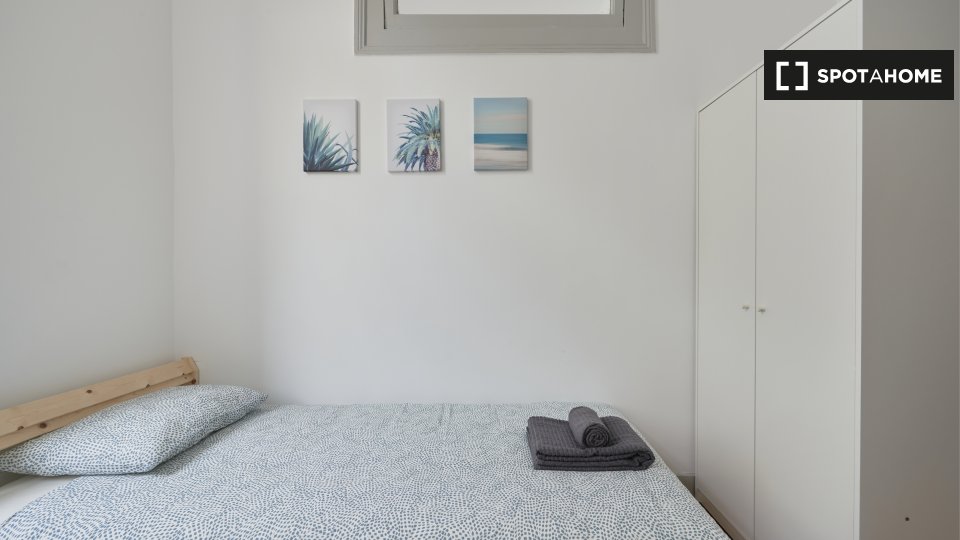 Double room Lisbon, 4 beds — photo 25