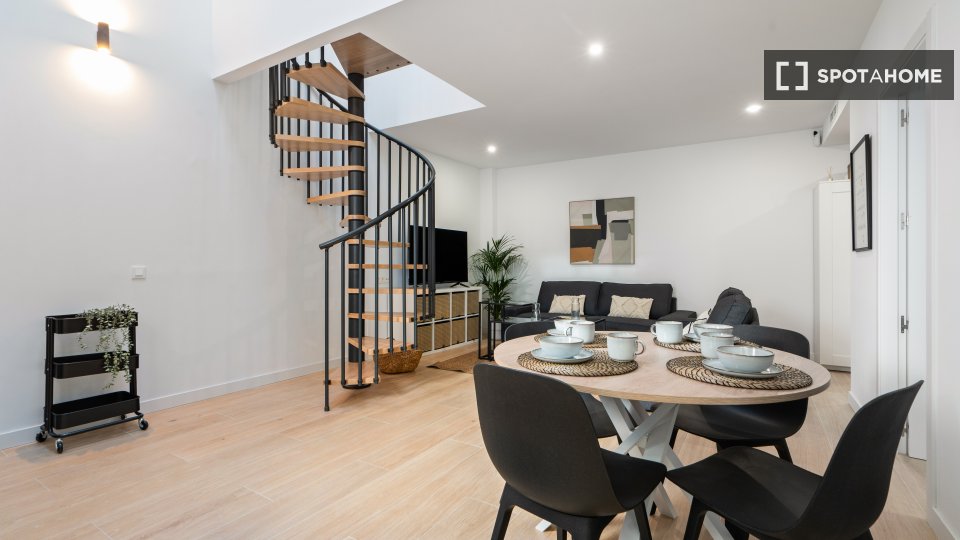 Double room Madrid, 4 beds, 140m² — photo 9