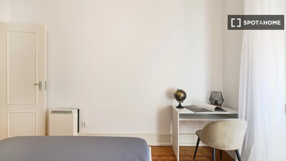 Double room Lisbon, 9 beds — photo 13