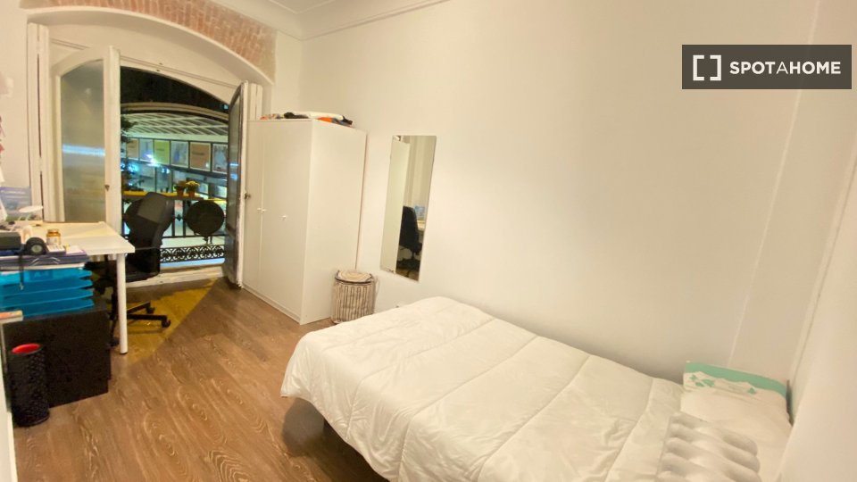 Double room Madrid, 8 beds — photo 3