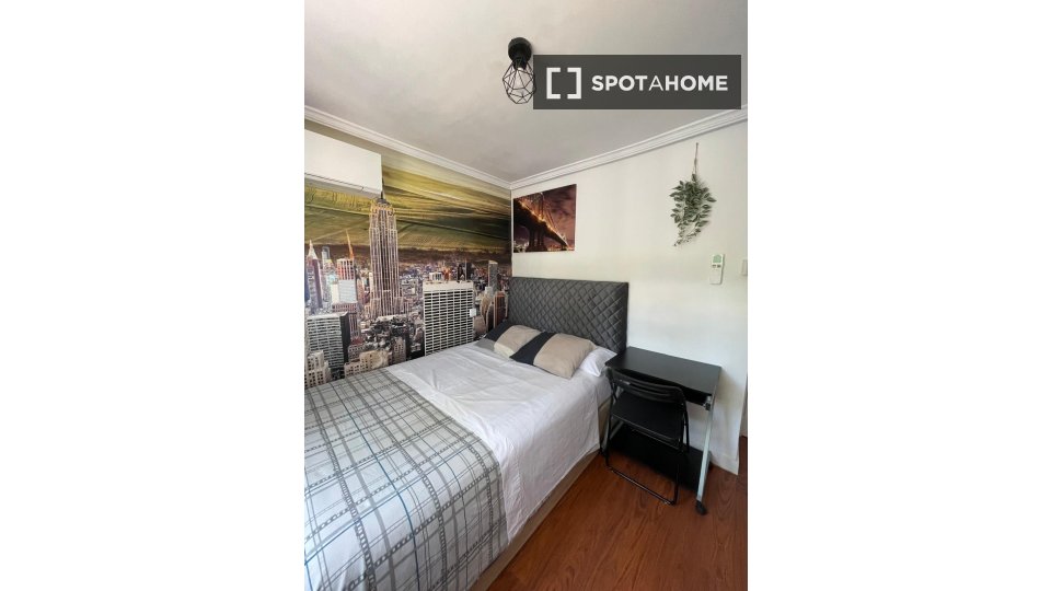 Double room Madrid, 3 beds — photo 28