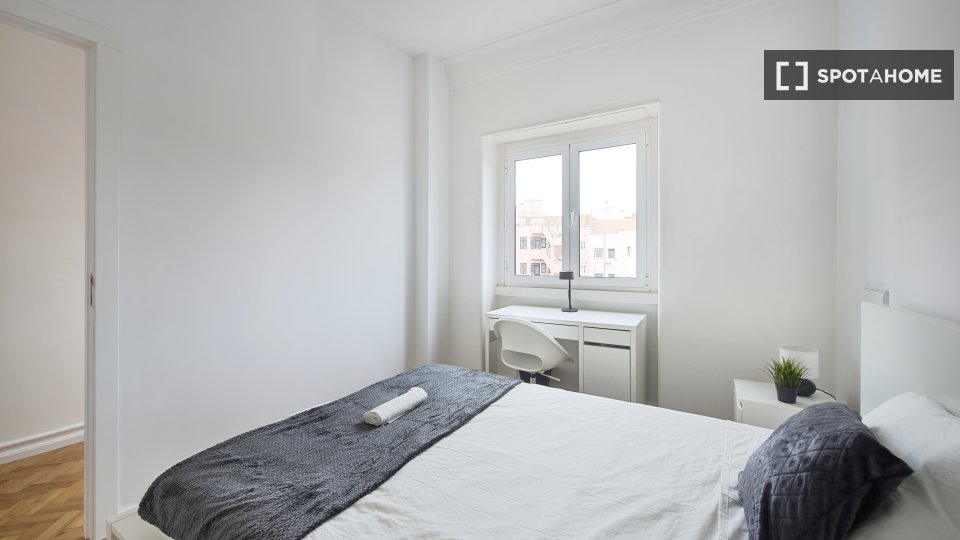 Double room Lisbon, 9 beds — photo 31