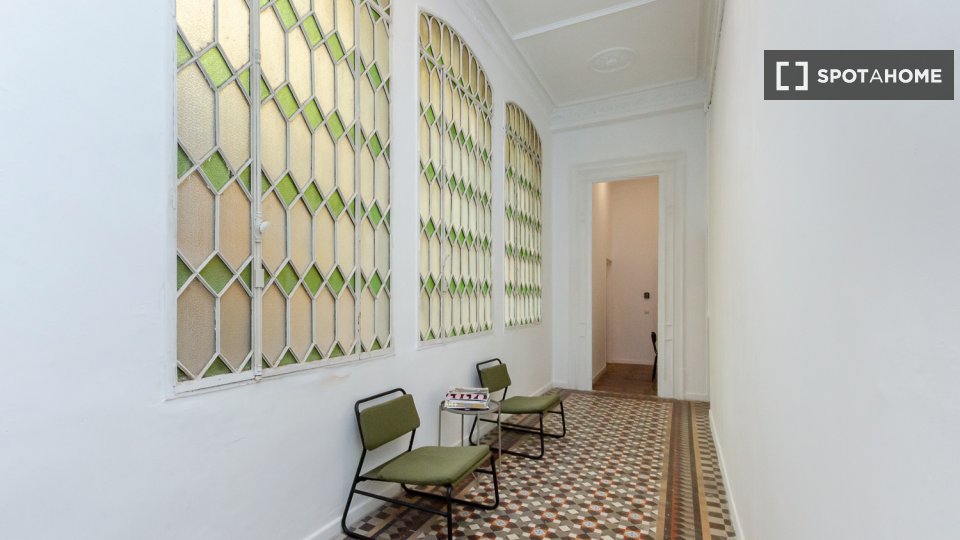 Double room Barcelona, 10 beds, 252m² — photo 3