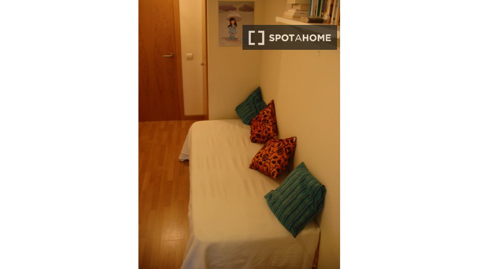 Double room Madrid, 2 beds, 70m² — photo 17
