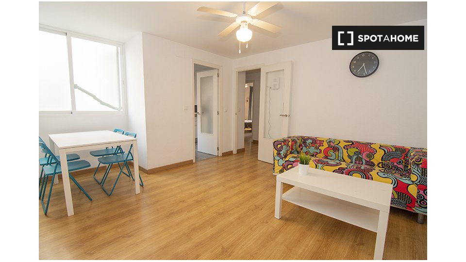 Double room Valencia, 3 beds, 90m² — photo 3