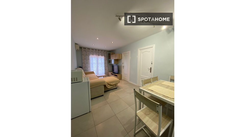 Double room Barcelona, 3 beds, 70m² — photo 13