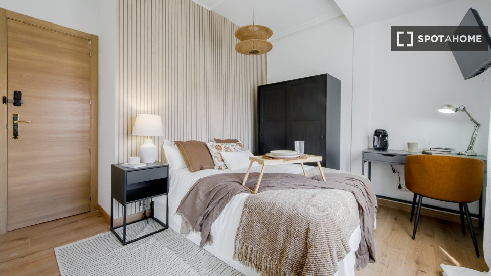 Double room Madrid, 6 beds — photo 11