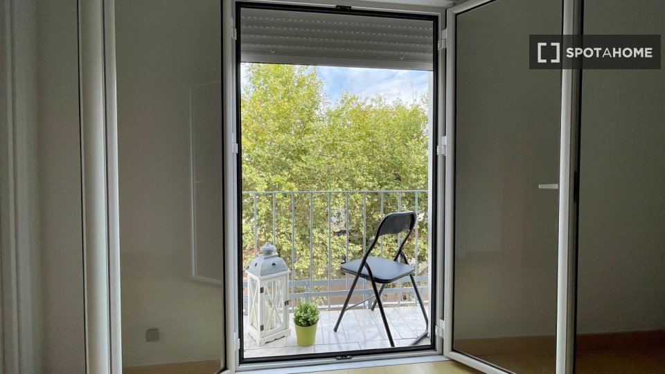 Double room Seville, 3 beds — photo 8