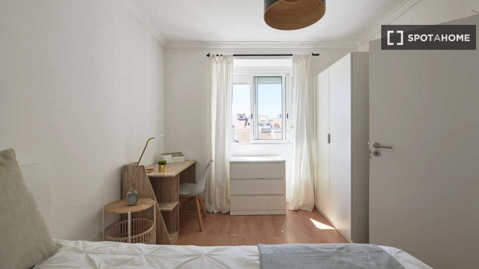 Double room Lisbon, 4 beds — photo 3
