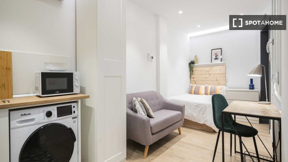 Double room Madrid, 1 bed — photo 22