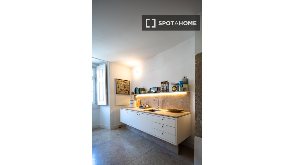 Apartment Lisbon, 2 beds, 110m² — photo 10