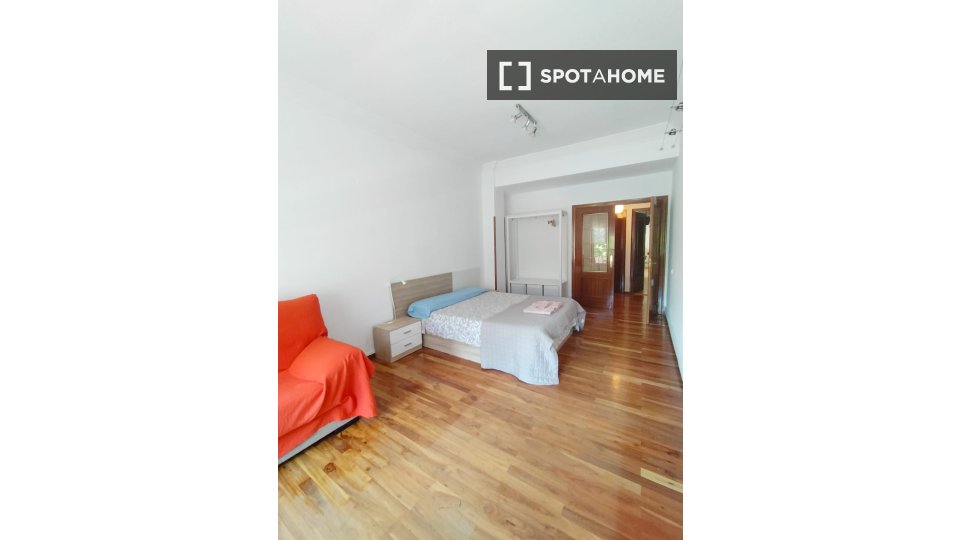 Double room Madrid, 4 beds, 120m² — photo 30