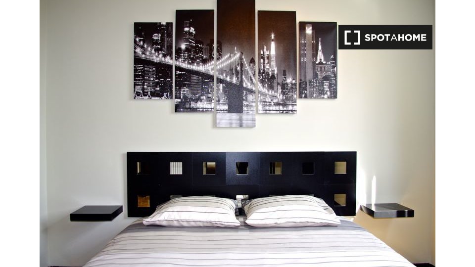 Double room Madrid, 4 beds, 140m² — photo 1