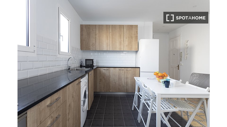 Double room Barcelona, 4 beds, 75m² — photo 17