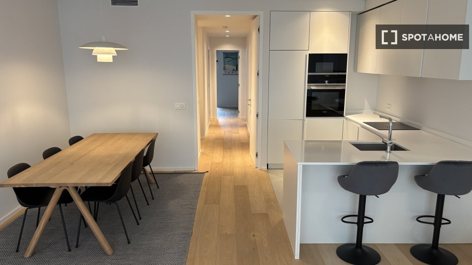 Apartment Brussels, 2 beds, 92m² — photo 1