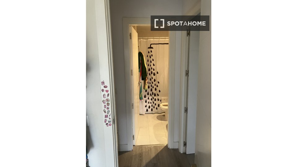 Double room Madrid, 2 beds, 89m² — photo 4