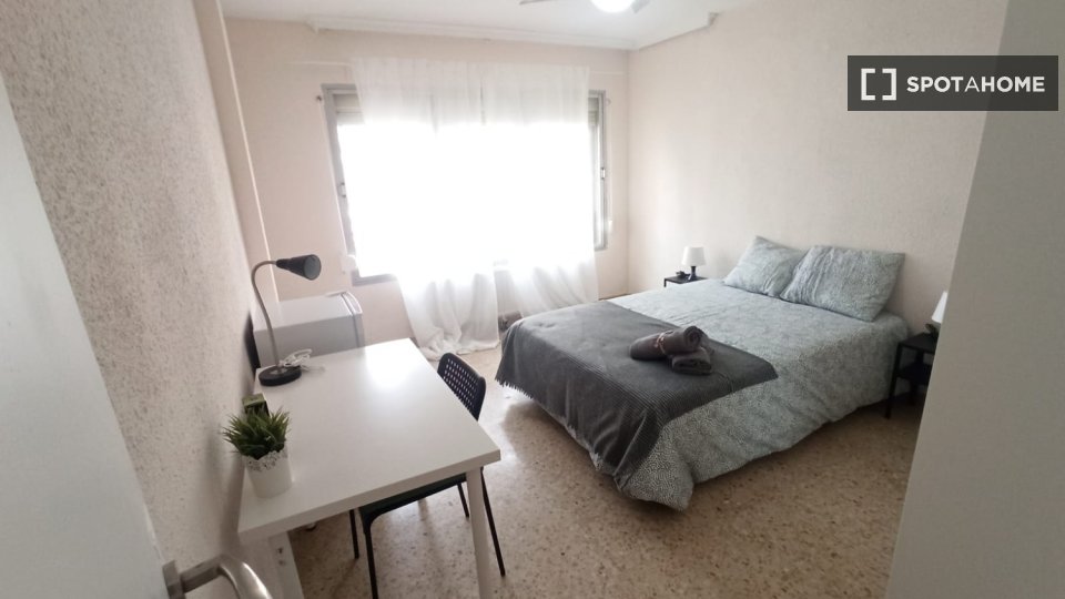 Chambre double Madrid, 5 chambres — photo 5