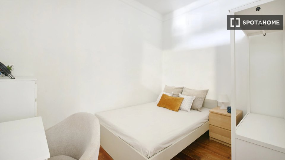 Double room Lisbon, 6 beds — photo 10