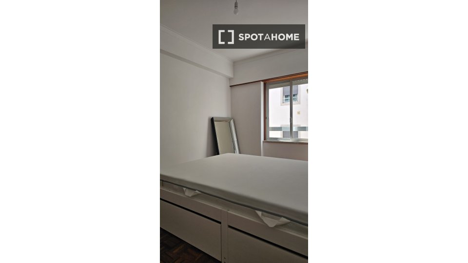 Apartment Lisbon, 1 bed, 50m² — photo 26